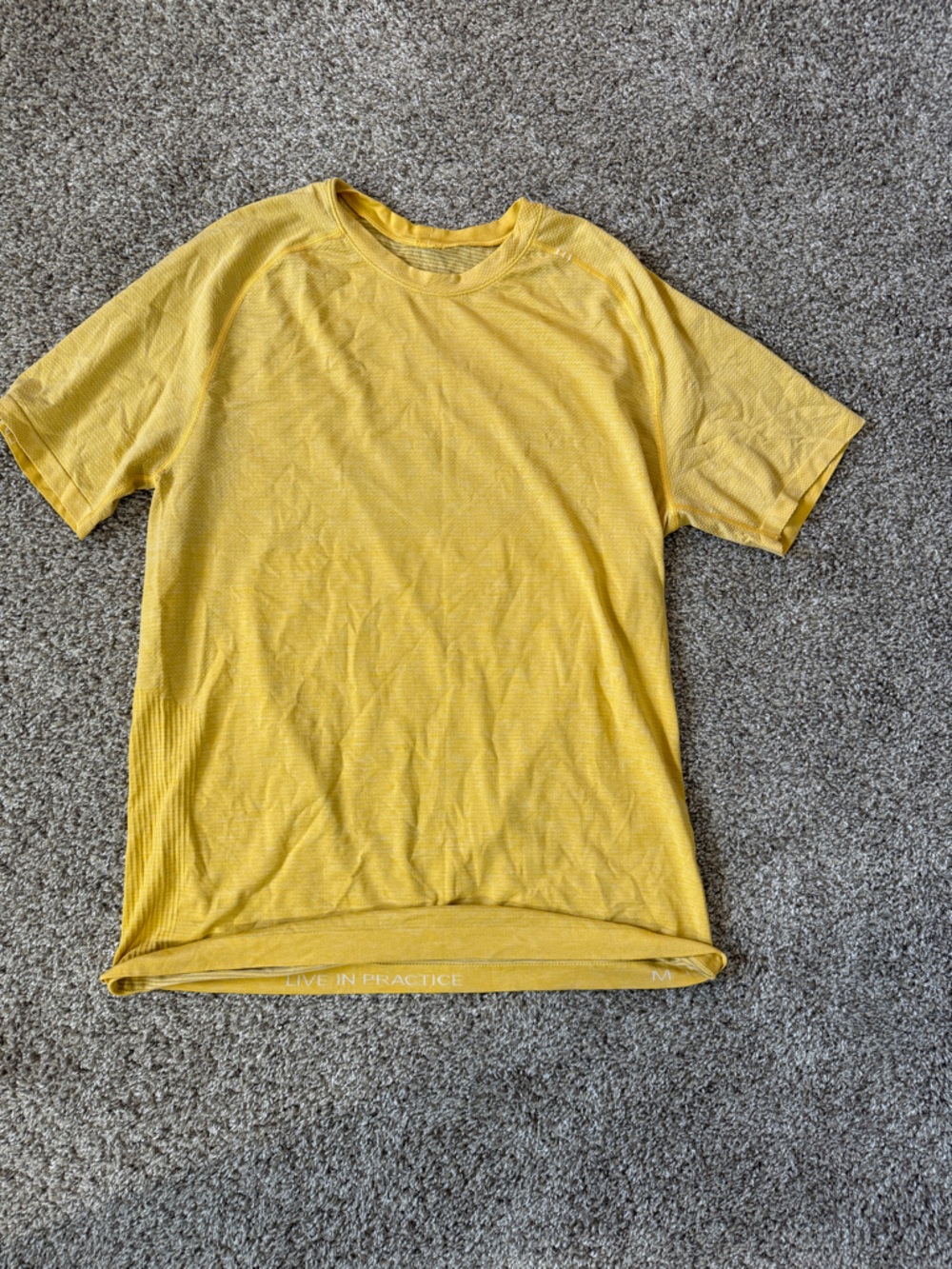Lululemon Metal Vent Short Sleeve Sz M Yellow